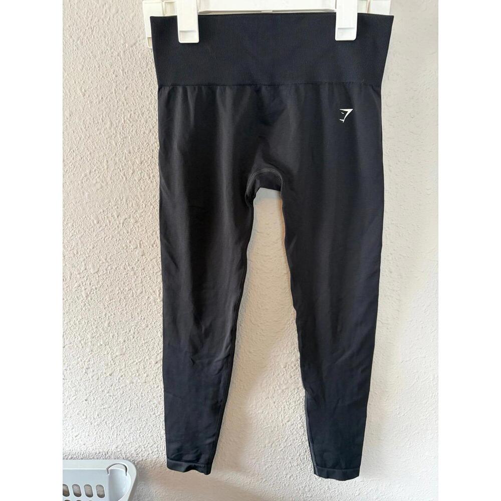 Gymshark black high waisted seamless contour leggings size M. Like new condition